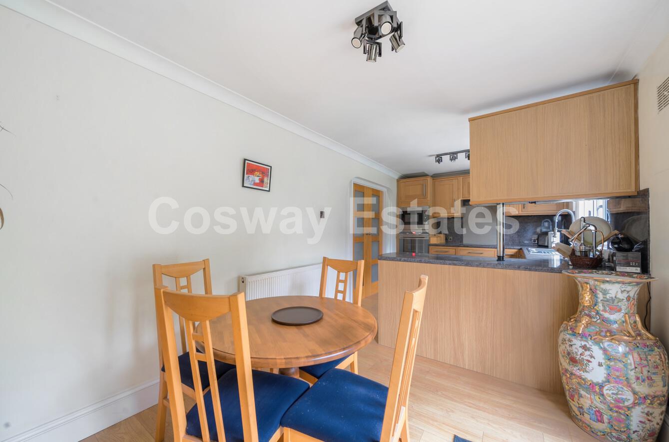 Stoneyfields Gardens, Edgware, HA8, Edgware